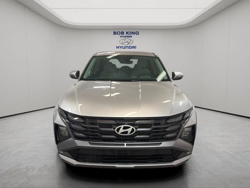 Certified 2025 Hyundai Tucson SE FWD image 8