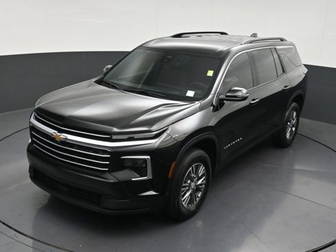 Used 2026 Chevrolet Traverse LT FWD image 21