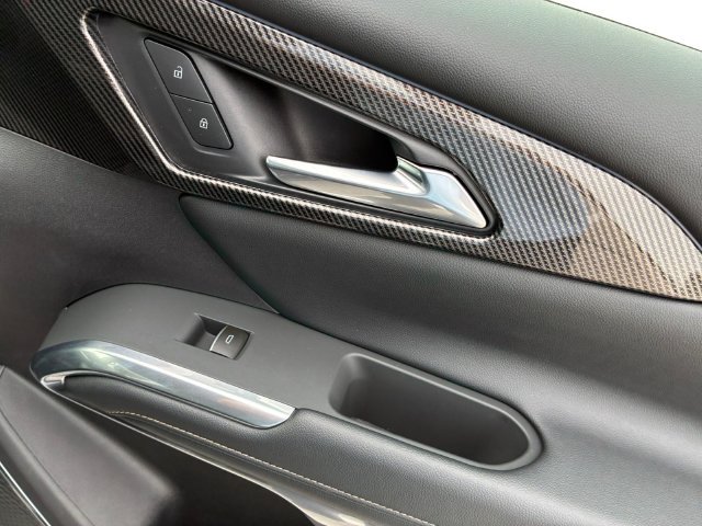 New 2026 Chevrolet Traverse High Country w/ LPO, Floor Liner Package AWD/4WD image 14