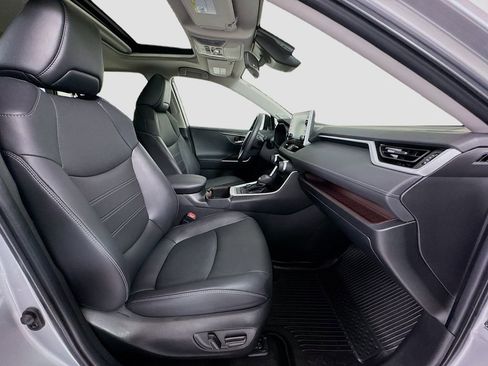 Used 2022 Toyota RAV4 Limited w/ Limited Grade Weather Package image 28