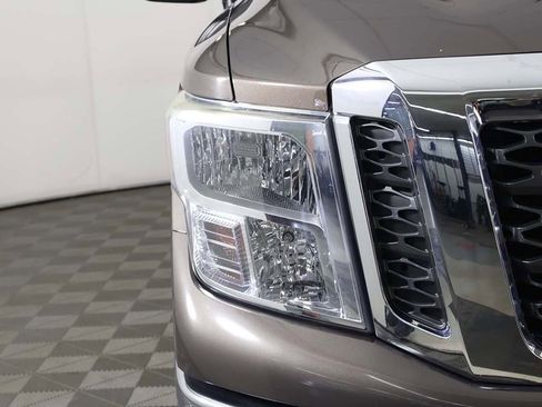 Used 2017 Nissan Titan SV image 10