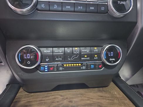 Used 2019 Ford Expedition Platinum AWD/4WD image 13