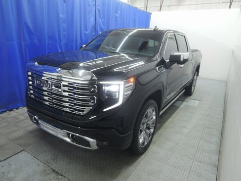 Used 2024 GMC Sierra 1500 Denali w/ Denali Reserve Package image 3