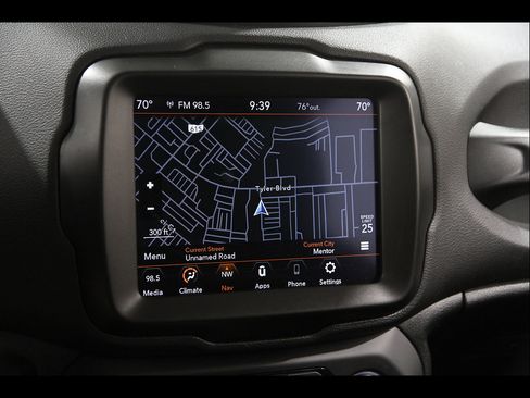 Used 2023 Jeep Renegade Latitude AWD/4WD image 12