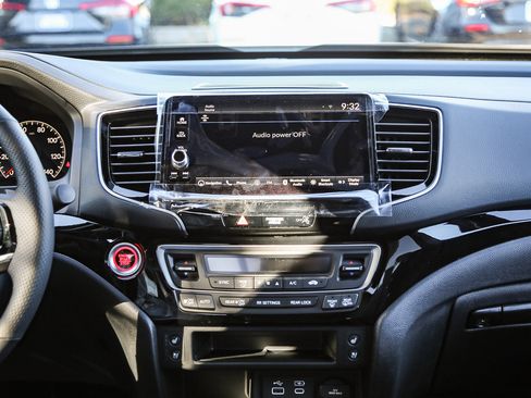 New 2025 Honda Ridgeline Black Edition image 15