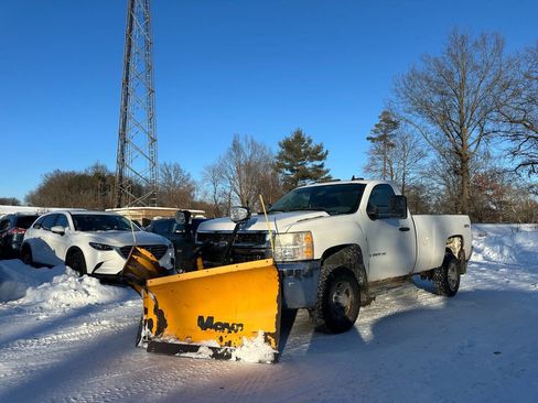 Used 2008 Chevrolet Silverado 2500 W/T w/ Snow Plow Prep Package image 1