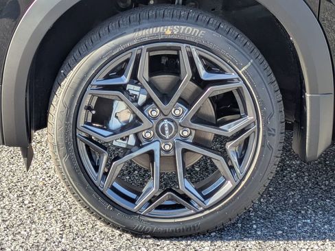 New 2026 Nissan Kicks SR FWD image 12