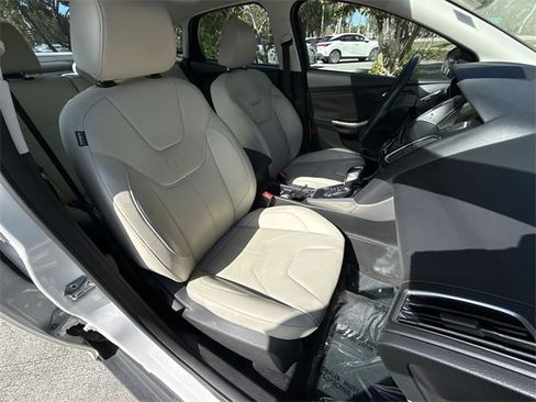 Used 2017 Ford Focus Titanium w/ Titanium Technology Package image 26