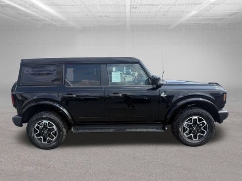 New 2026 Ford Bronco Outer Banks AWD/4WD image 2