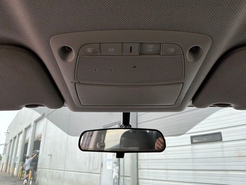 Used 2019 Nissan Sentra SR FWD image 14