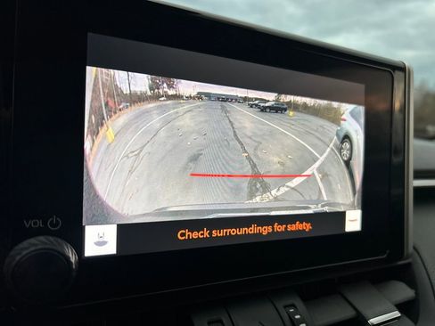 Used 2023 Toyota RAV4 XLE Premium image 14