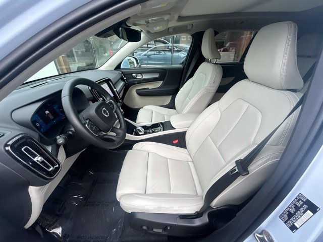 Used 2024 Volvo XC40 B5 Plus w/ Climate Package AWD/4WD image 20