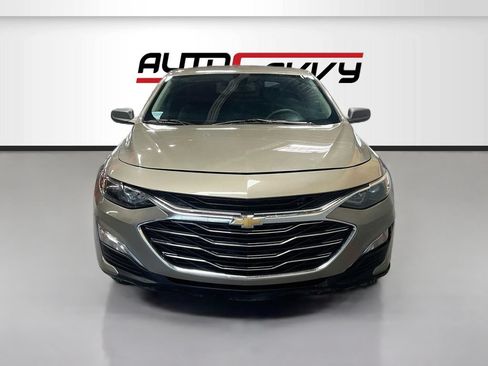 Used 2022 Chevrolet Malibu LS FWD image 2