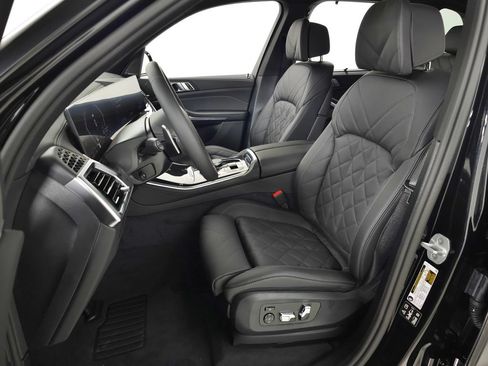 Used 2026 BMW X5 xDrive40i w/ M Sport Package AWD/4WD image 12