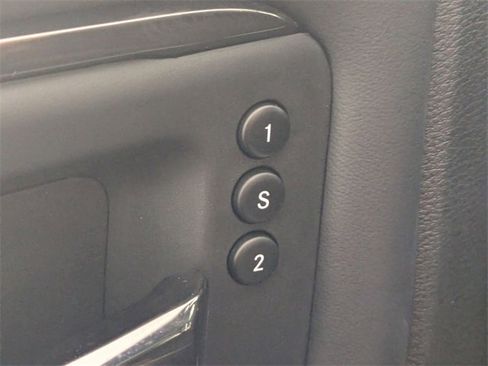 Used 2025 RAM 3500 Limited image 11