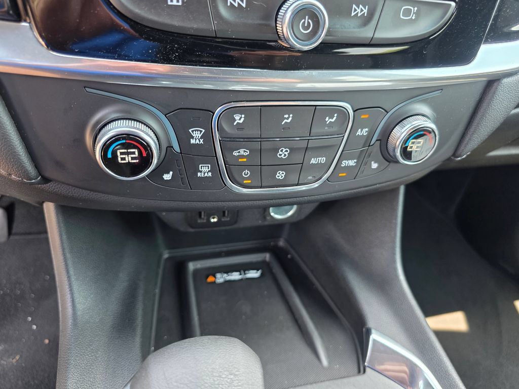 Certified 2023 Chevrolet Traverse LT FWD image 21