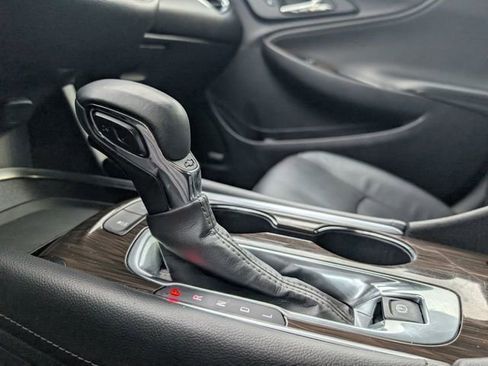 Used 2024 Chevrolet Malibu LT FWD image 19