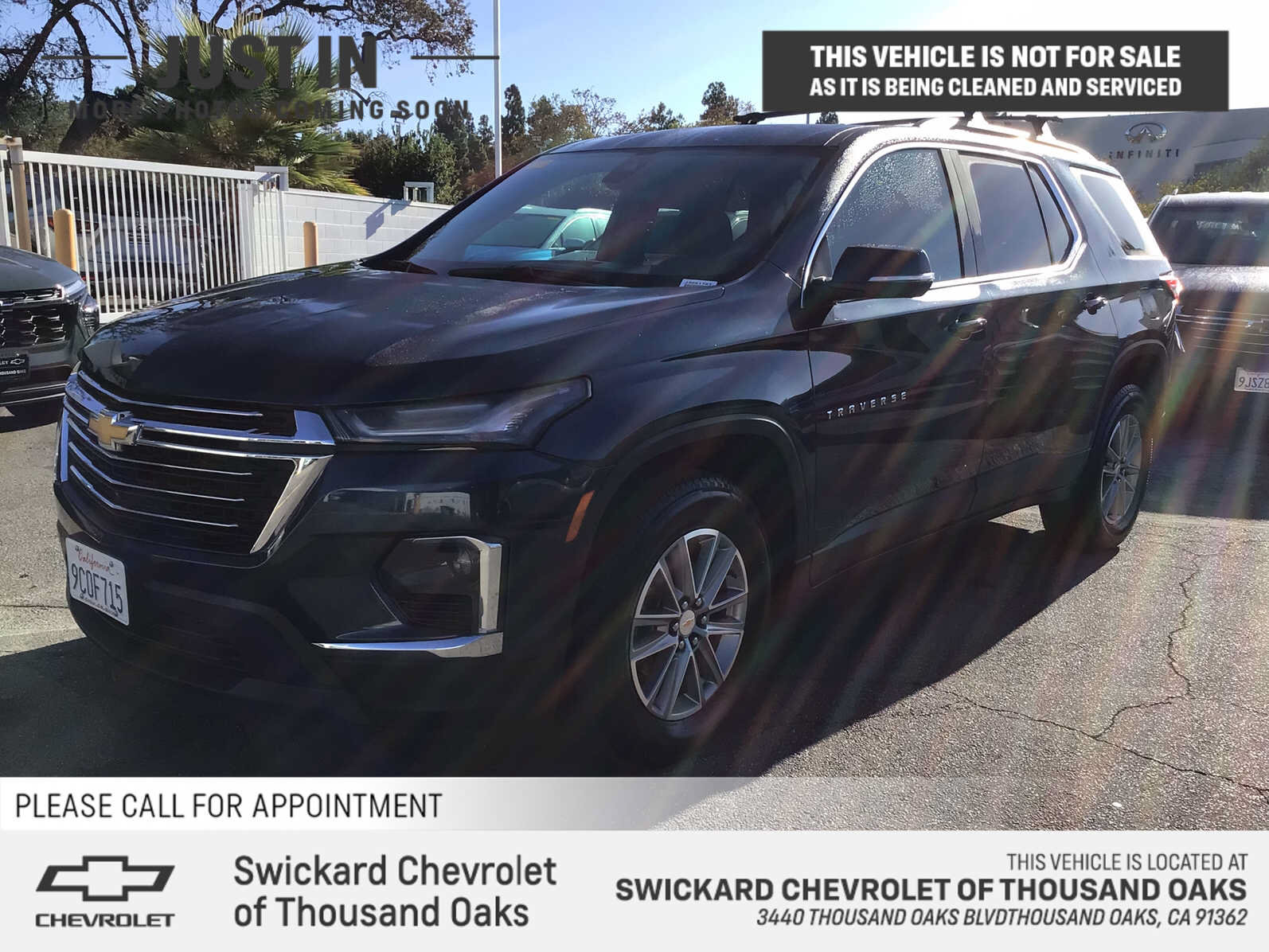 Used 2023 Chevrolet Traverse LT FWD image 1
