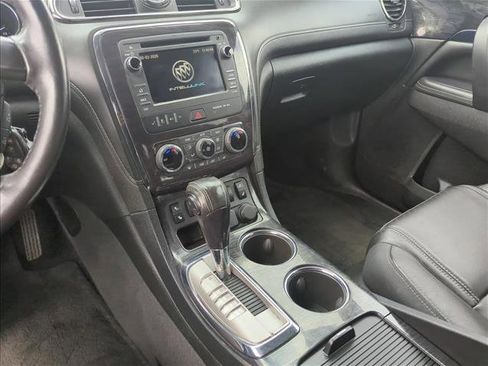 Used 2017 Buick Enclave Leather FWD image 13