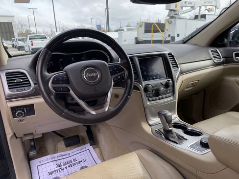 Used 2018 Jeep Grand Cherokee Overland image 34