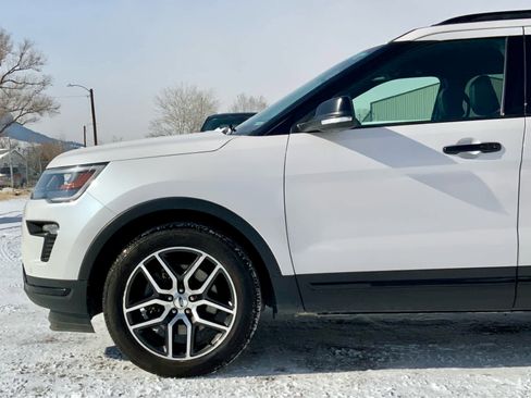 Used 2019 Ford Explorer Sport image 9