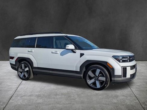 Used 2025 Hyundai Santa Fe Limited image 2