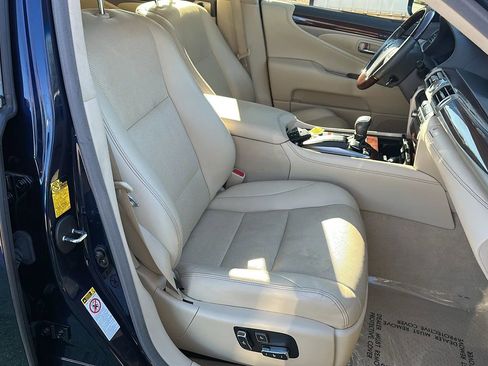 Used 2013 Lexus LS 460 image 26