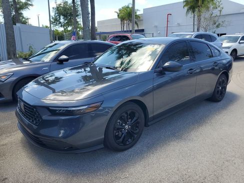 Used 2025 Honda Accord SE image 2