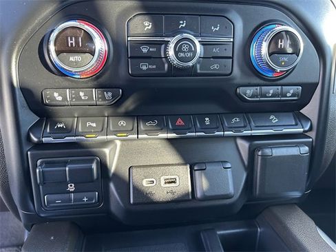 Used 2022 GMC Sierra 1500 SLT w/ SLT Premium Plus Package image 28