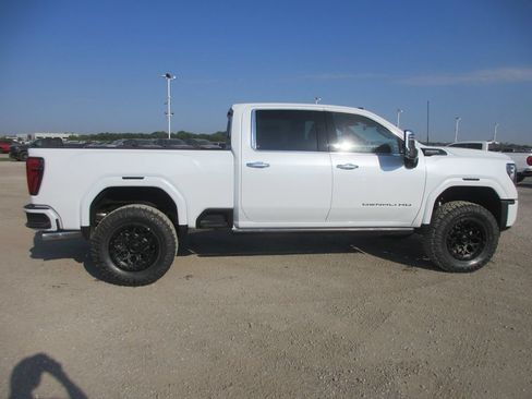New 2026 GMC Sierra 2500 Denali Ultimate AWD/4WD image 3