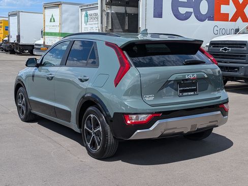 Certified 2026 Kia Niro FWD image 3