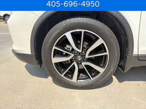 Used 2018 Nissan Rogue SL w/ Premium Package FWD image 27