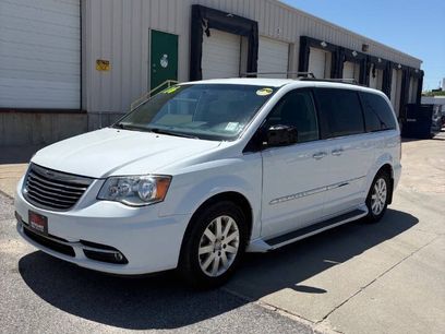 Used 2016 Chrysler Town & Country Touring w/ Driver Convenience Group