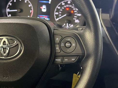 Used 2025 Toyota Corolla LE FWD image 30