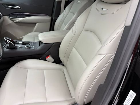 Used 2023 Cadillac XT4 Luxury w/ Cold Weather Package image 26