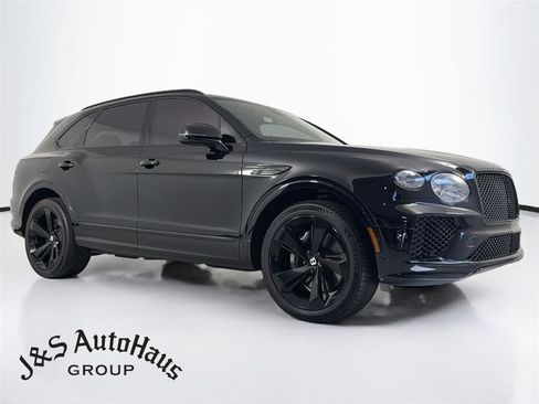 Used 2022 Bentley Bentayga AWD/4WD image 1