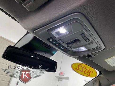 Used 2022 Chevrolet Silverado 1500 LTZ AWD/4WD image 18