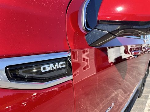 Used 2024 GMC Yukon XL Denali AWD/4WD image 11