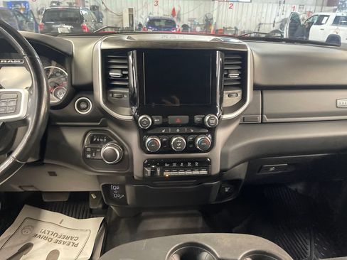Used 2020 RAM 3500 Big Horn w/ Level 2 Equipment Group AWD/4WD image 19