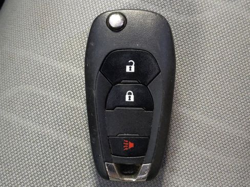 Used 2021 Chevrolet Trax LT FWD image 32
