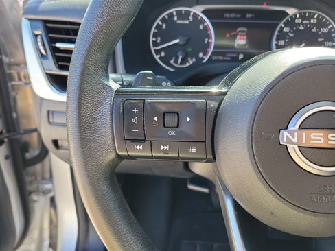 Used 2023 Nissan Rogue SV FWD image 24