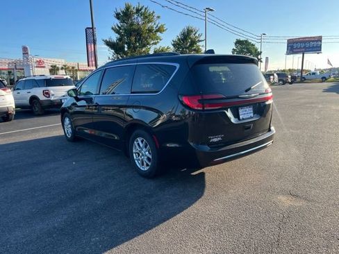 Used 2022 Chrysler Pacifica Touring-L FWD image 40
