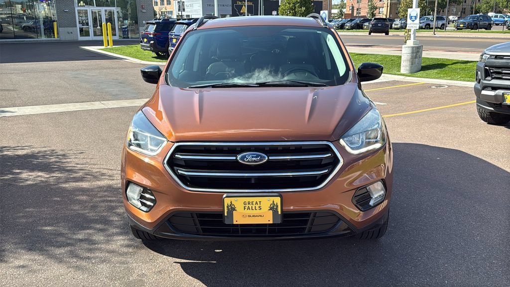 Used 2017 Ford Escape SE w/ SE Sport Appearance Package AWD/4WD image 2