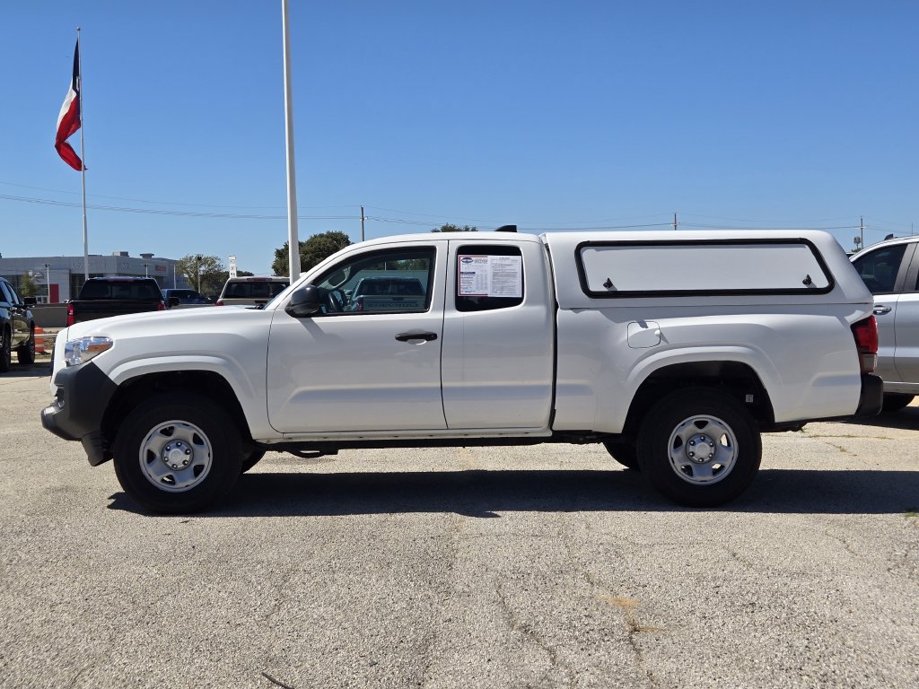 Used 2022 Toyota Tacoma SR RWD image 4