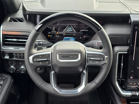 New 2026 GMC Yukon Denali w/ Denali Reserve Package AWD/4WD image 17