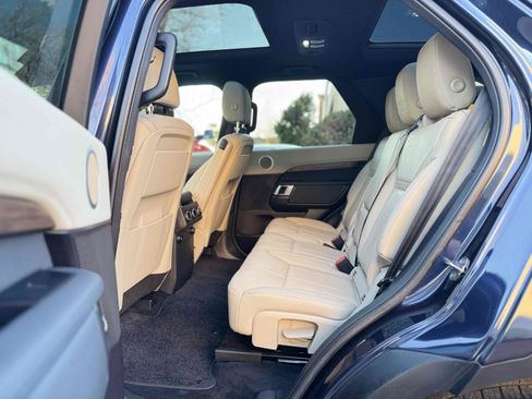 Used 2019 Land Rover Discovery HSE image 5