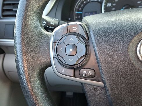 Used 2013 Toyota Camry LE image 20