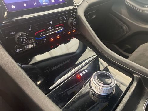 Used 2024 Jeep Grand Cherokee L Altitude image 16