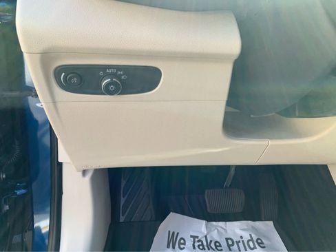 Used 2022 Buick Envision Essence w/ Safety Package image 13