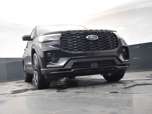 New 2026 Ford Explorer ST-Line image 18